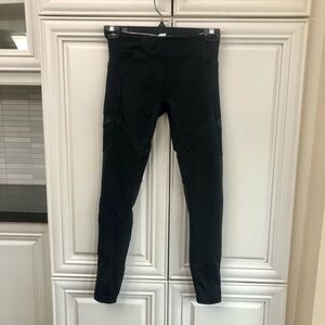 Ivivva by Lululemon mesh accent girl’s leggings